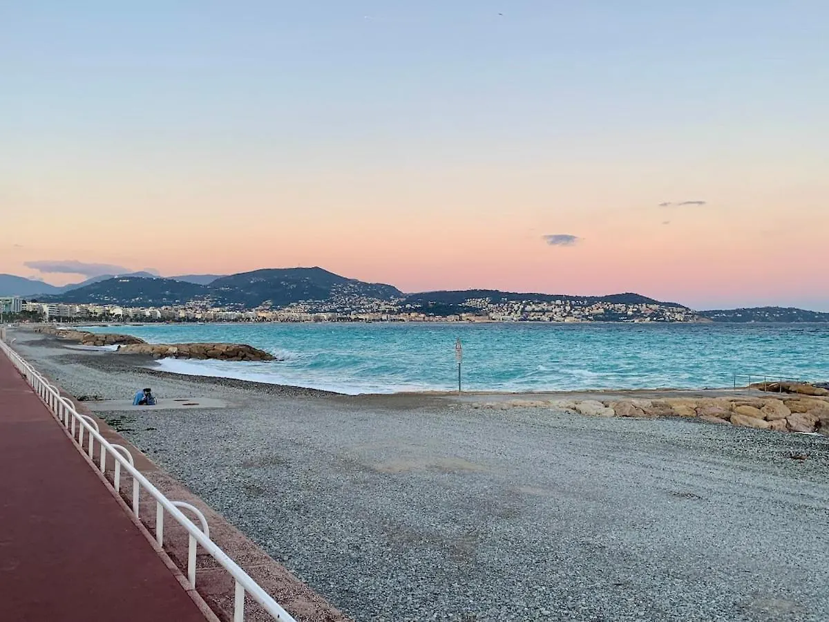 Studio Elegant Avec Balcon Pres De La Plage A Nice Fransa